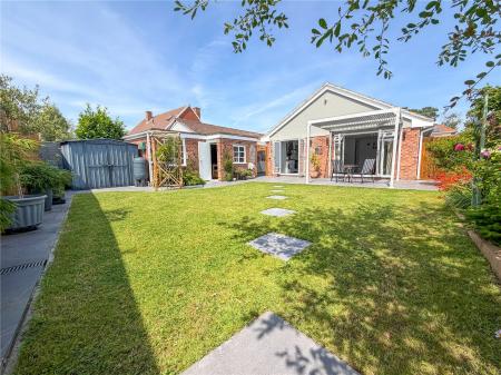 3 bedroom Detached bungalow for sale in Golf Links Road, Burnham-on-Sea