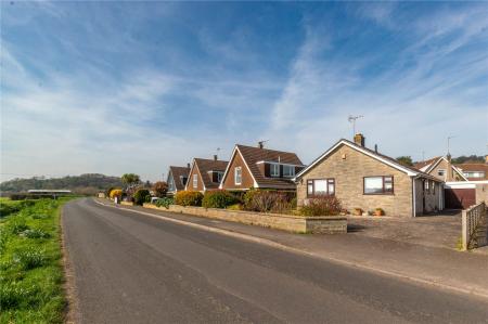 3 bedroom Detached bungalow for sale in Bleadon Road, Bleadon