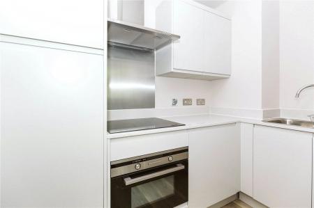 2 bedroom Flat to let in Grove Road, Weston-super-Mare