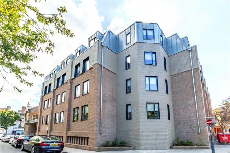 2 bedroom Flat to let in Grove Road, Weston-super-Mare