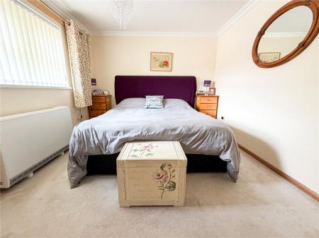 2 bedroom End of terrace house for sale in Stiling Close, Highbridge