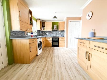 2 bedroom End of terrace house for sale in Stiling Close, Highbridge