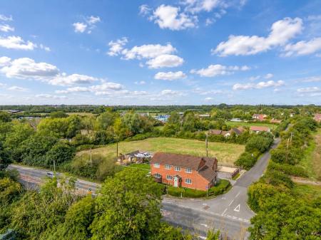 4 bedroom Detached house for sale in Edithmead, Highbridge