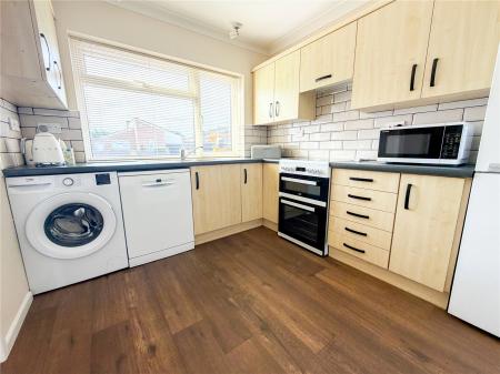 4 bedroom Detached bungalow for sale in Rose Tree Paddock, Berrow