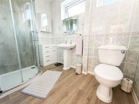 4 bedroom Detached bungalow for sale in Rose Tree Paddock, Berrow