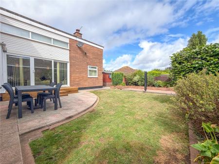 4 bedroom Detached bungalow for sale in Rose Tree Paddock, Berrow