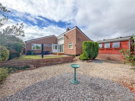 4 bedroom Detached bungalow for sale in Rose Tree Paddock, Berrow