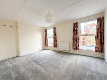 2 bedroom Flat to let in Church Street, Highbridge
