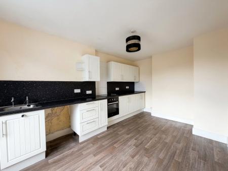 2 bedroom Flat to let in Church Street, Highbridge