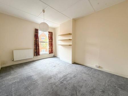 2 bedroom Flat to let in Church Street, Highbridge