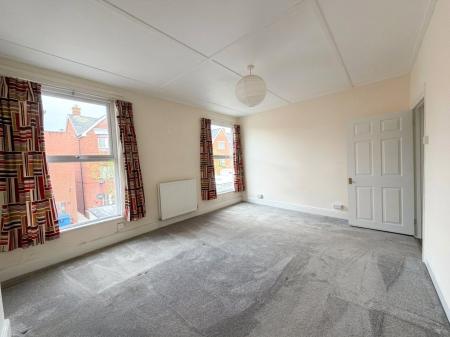 2 bedroom Flat to let in Church Street, Highbridge