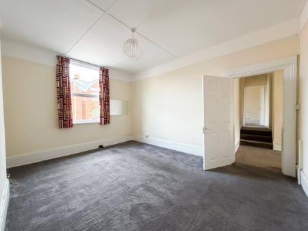 2 bedroom Flat to let in Church Street, Highbridge
