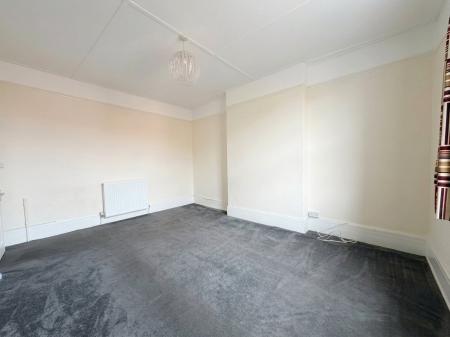 2 bedroom Flat to let in Church Street, Highbridge
