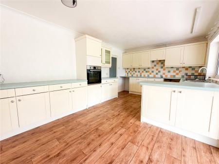 4 bedroom Semi-detached bungalow for sale in Alstone Lane, West Huntspill