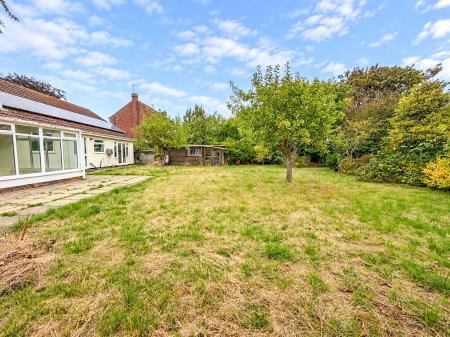 4 bedroom Semi-detached bungalow for sale in Alstone Lane, West Huntspill