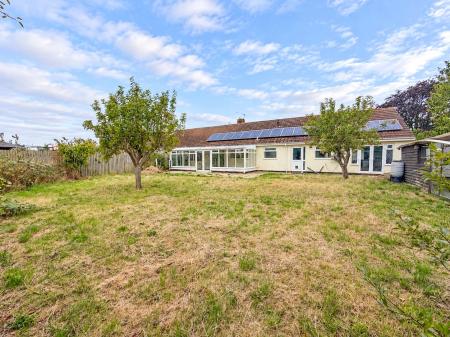 4 bedroom Semi-detached bungalow for sale in Alstone Lane, West Huntspill