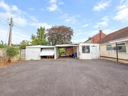 4 bedroom Semi-detached bungalow for sale in Alstone Lane, West Huntspill