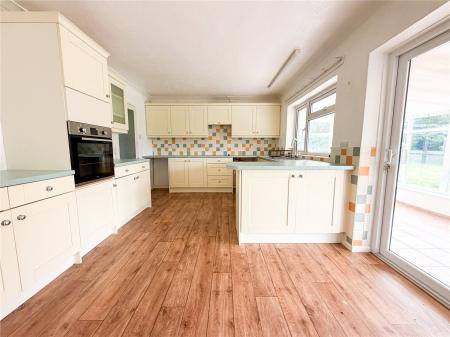 4 bedroom Semi-detached bungalow for sale in Alstone Lane, West Huntspill