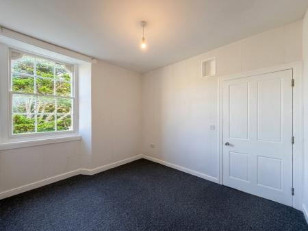 3 bedroom Flat to let in Greenfield Place, Weston-super-Mare