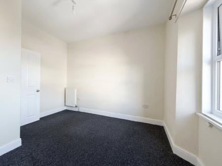 3 bedroom Flat to let in Greenfield Place, Weston-super-Mare