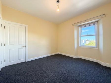 3 bedroom Flat to let in Greenfield Place, Weston-super-Mare