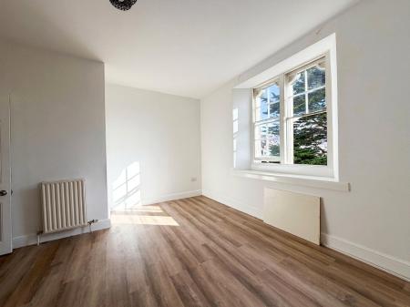 3 bedroom Flat to let in Greenfield Place, Weston-super-Mare