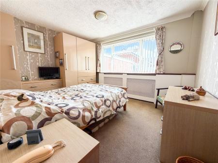 2 bedroom Detached bungalow for sale in Havage Close, Highbridge