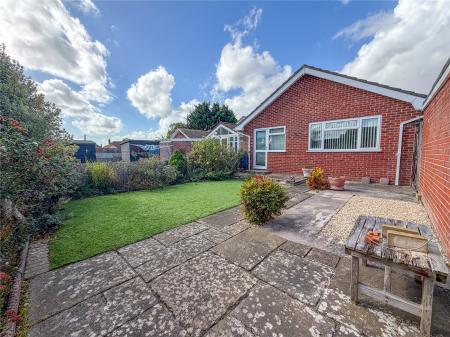 2 bedroom Detached bungalow for sale in Havage Close, Highbridge