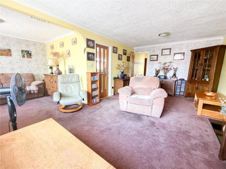 2 bedroom Detached bungalow for sale in Havage Close, Highbridge