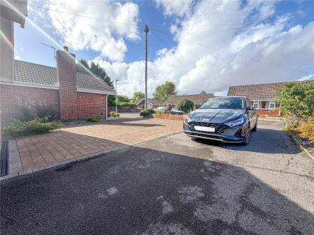 2 bedroom Detached bungalow for sale in Havage Close, Highbridge