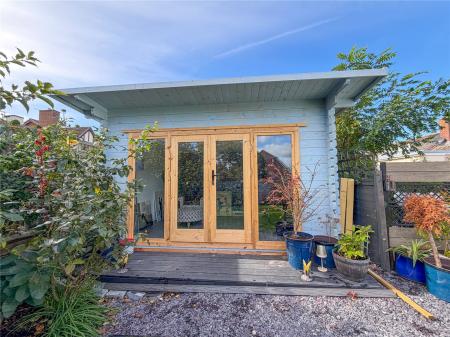 2 bedroom Semi-detached bungalow for sale in Westfield Close, Burnham-on-Sea