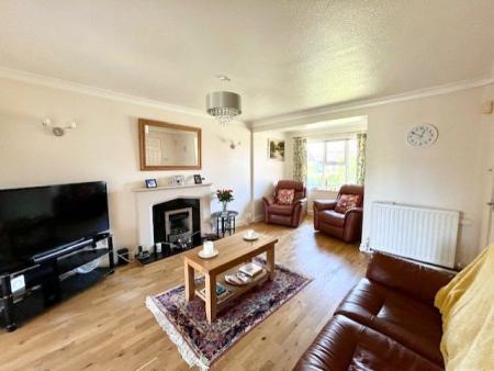 4 bedroom Detached house for sale in Long Beach Road, Longwell Green