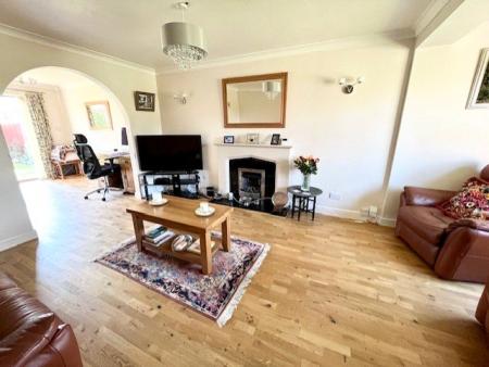 4 bedroom Detached house for sale in Long Beach Road, Longwell Green
