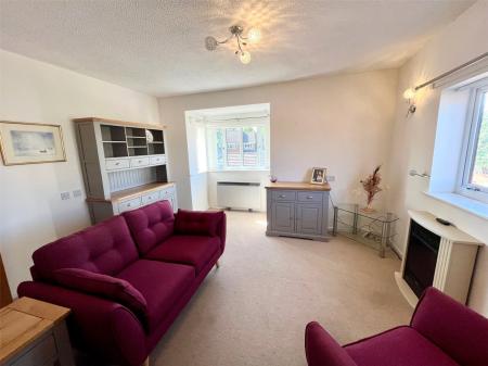 2 bedroom Flat for sale in Avondale Court, Long Beach Road