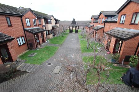 2 bedroom Flat for sale in Avondale Court, Long Beach Road