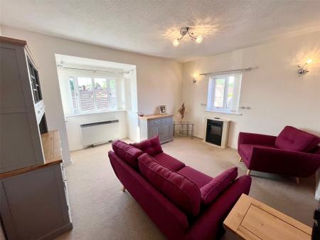2 bedroom Flat for sale in Avondale Court, Long Beach Road