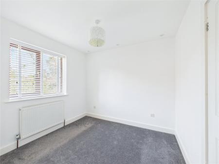 3 bedroom Link detached house for sale in Howes Close, Barrs Court