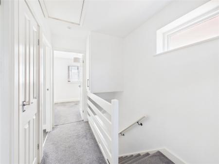 3 bedroom Link detached house for sale in Howes Close, Barrs Court