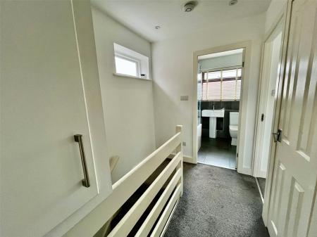 3 bedroom Link detached house for sale in Howes Close, Barrs Court