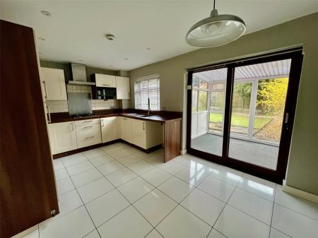 3 bedroom Link detached house for sale in Howes Close, Barrs Court