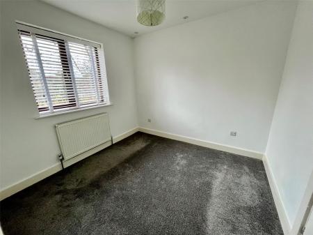 3 bedroom Link detached house for sale in Howes Close, Barrs Court
