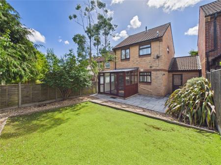 3 bedroom Link detached house for sale in Howes Close, Barrs Court