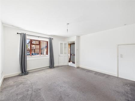 3 bedroom Link detached house for sale in Howes Close, Barrs Court