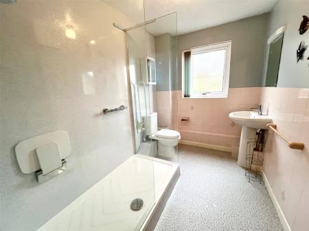2 bedroom Flat for sale in Fairacres Close, Keynsham