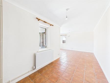 3 bedroom Semi-detached house for sale in Crossleaze Road, Hanham