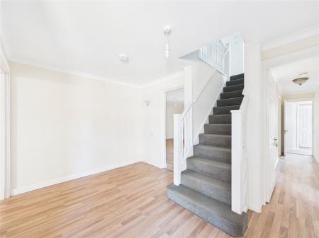 3 bedroom Semi-detached house for sale in Crossleaze Road, Hanham