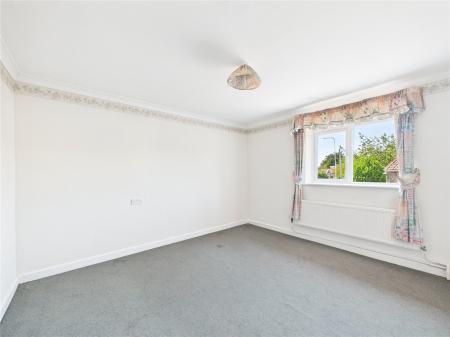 3 bedroom Semi-detached house for sale in Crossleaze Road, Hanham