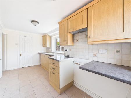 3 bedroom Semi-detached house for sale in Crossleaze Road, Hanham