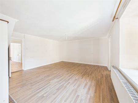 3 bedroom Semi-detached house for sale in Crossleaze Road, Hanham