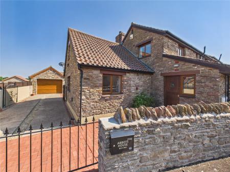 3 bedroom Semi-detached house for sale in Crossleaze Road, Hanham